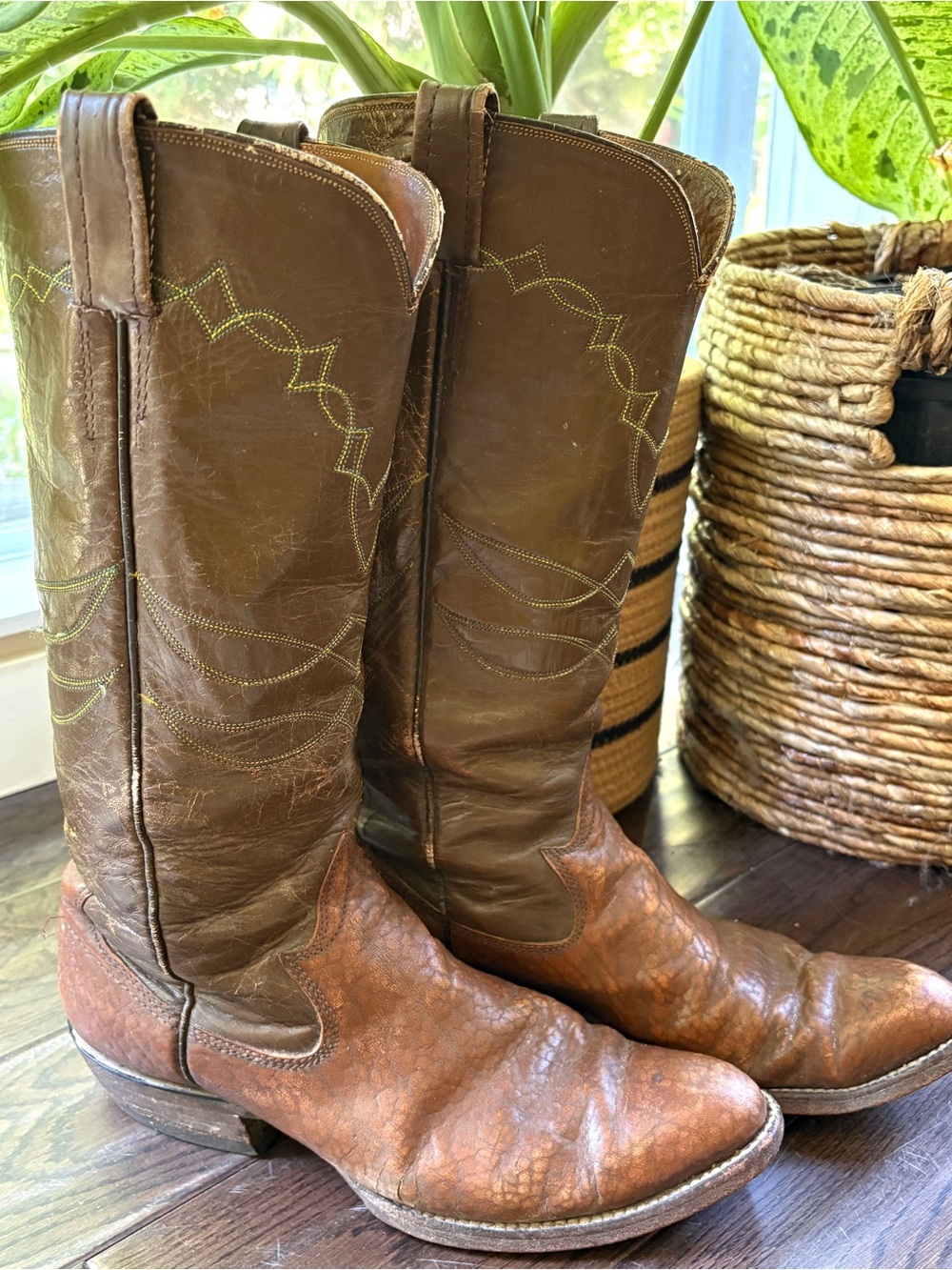 Mexican leather pull on cowboy boots